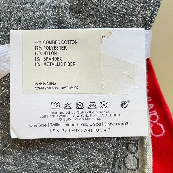 New Calvin Klein Socks Set of 3 Red White Snowflake Winter CK Logo NWT - Picture 3 of 5